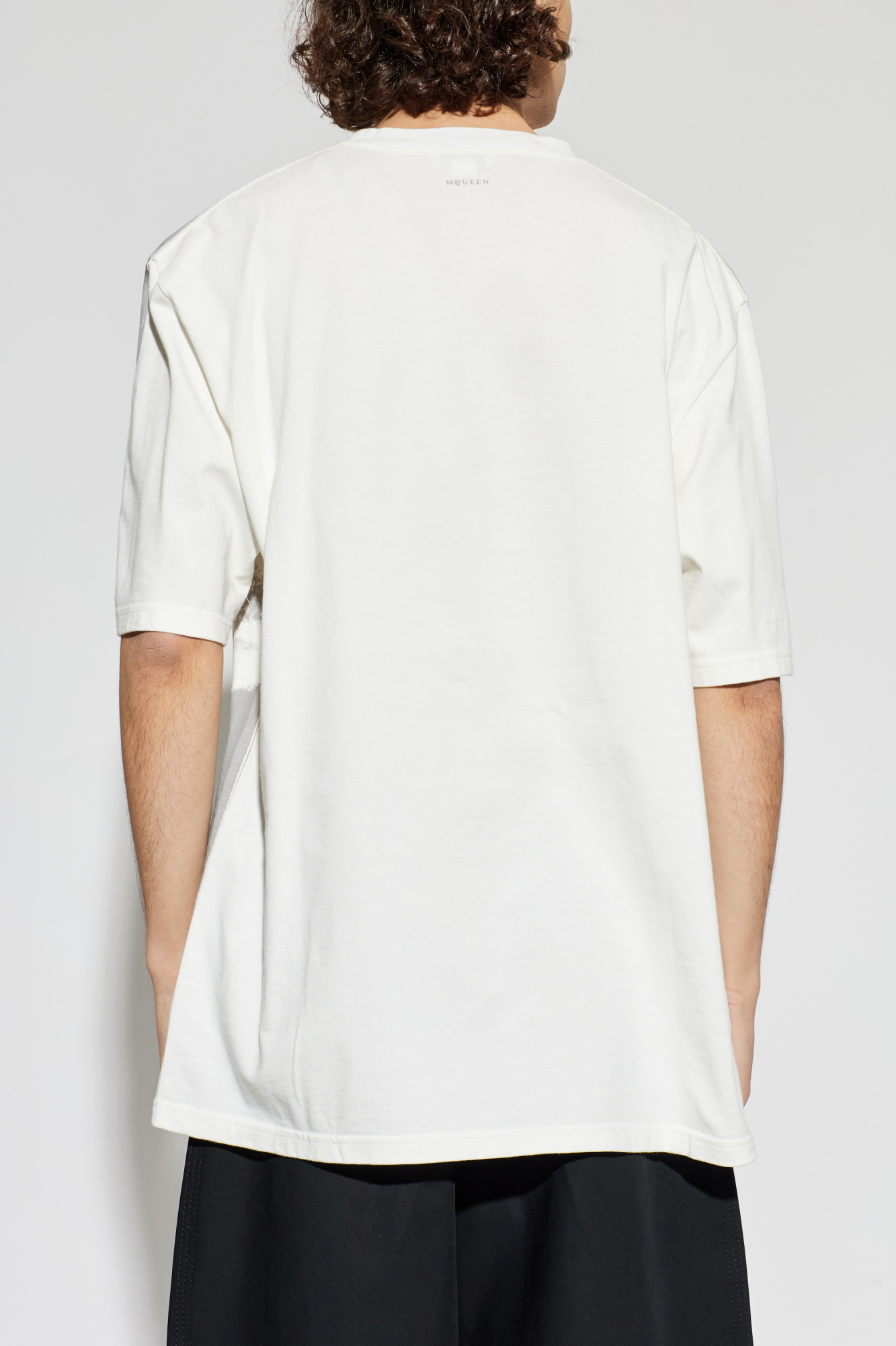 Alexander McQueen T-shirt with a distinctive skull motif | Men's